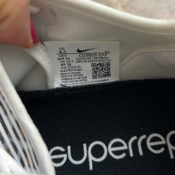 Selling because it’s small for me but it’s like a new used one time - Picture 5 of 8